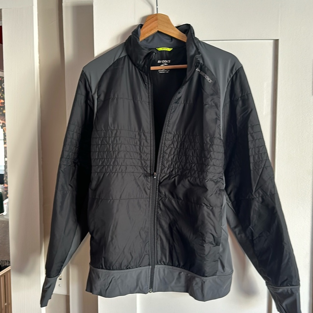 Men’s small brooks running jacket